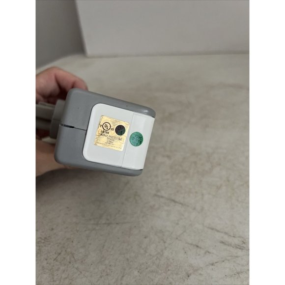 Belkin BZ103050-TVL Mini Surge Protector with USB Charger, used - Picture 10 of 10